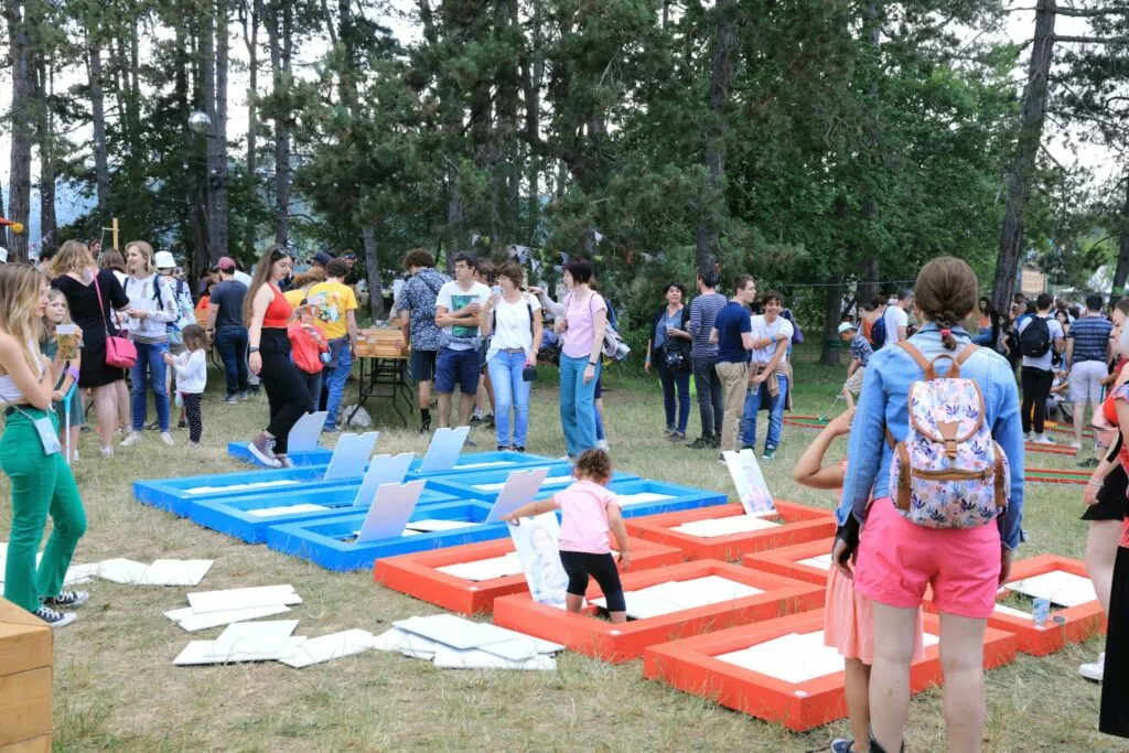 Vyv Festival - Jeu « Qui est ce ? » géant 