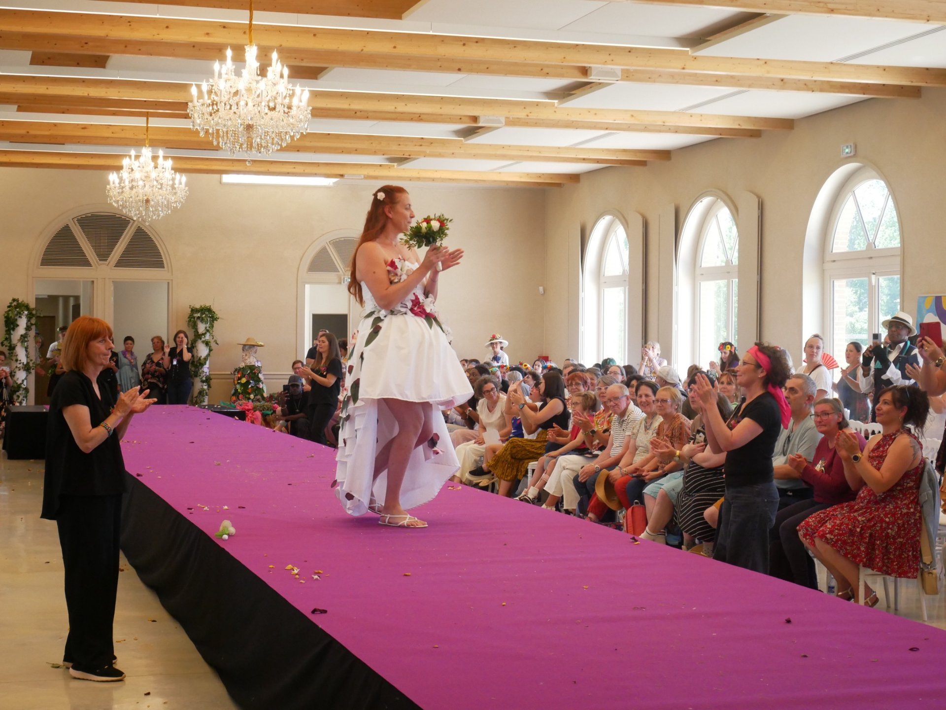 création textile colorée réalisée par travailleurs en situation de handicap PROMUT